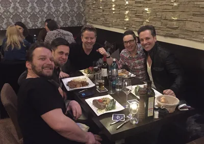 Mischa Züwerink mit der Robbie Williams Band