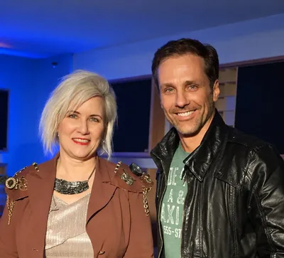 Mischa Züwerink mit Jennifer Batten